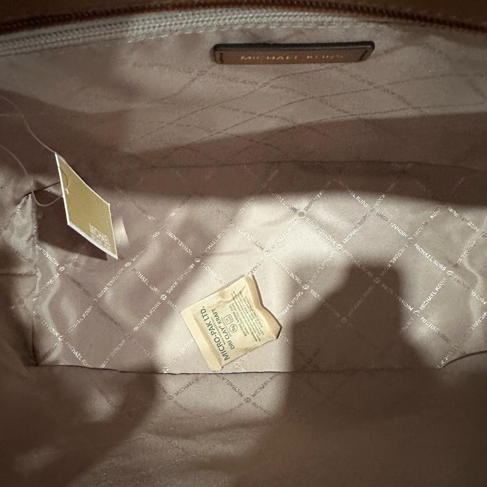✨💎NWT💎✨ MICHAEL KORS LARGE JET SET TRAVEL SHOULDER TOTE! $498 RETAIL. - Picture 4 of 9